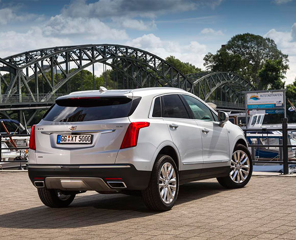 XT5 CROSSOVER 2017 الفخمة... بالصور!