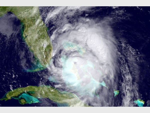 فيديو مخيف من داخل إعصار ماثيو