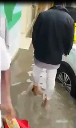 شاهد ماذا فعل هذا الأب المثالي لابنته