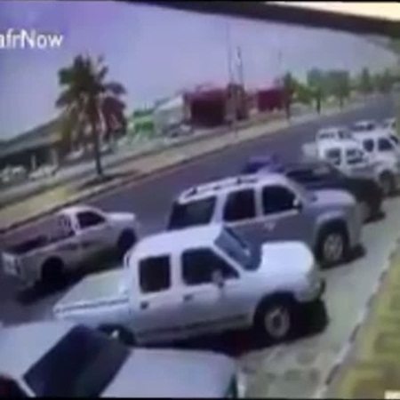 سرقة سيارة في وضح النهار .. فيديو