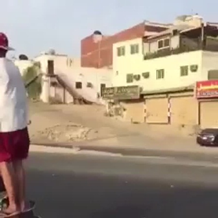 استعراض خطر بالدراجات البخارية .. فيديو