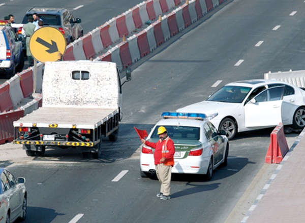 القطر الذكي في دبي .. يدرب سائقيه على فنون الإتيكيت
