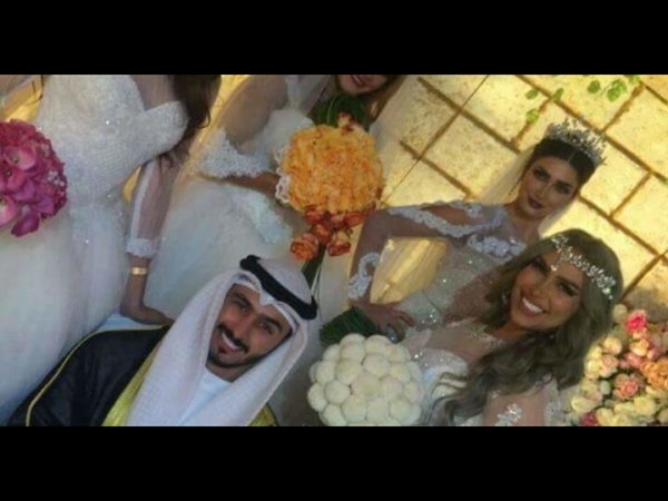 الحقيقة وراء الرجل الذي تزوج 4 سيدات في حفل واحد