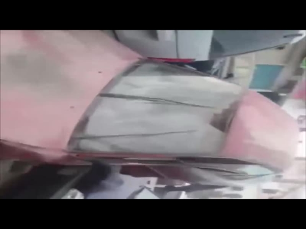 سقوط سيارة من فوق كوبري الستين بجدة .. شاهد ما حدث للسائق