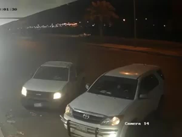 بالفيديو .. سرقة سيارة في محافظة صبيا