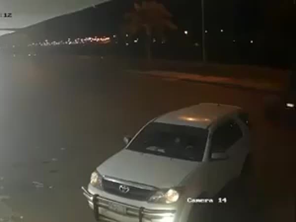 بالفيديو .. سرقة سيارة في محافظة صبيا