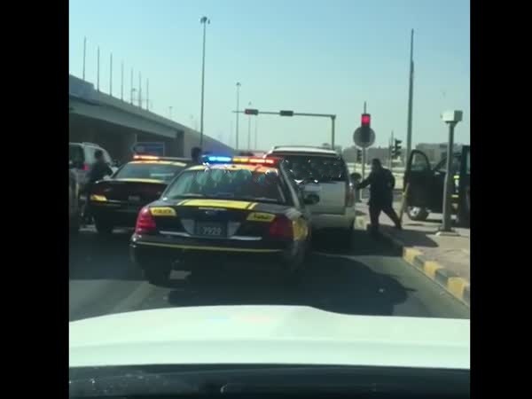 شاهد .. مقطع فيديو لكويتي كاد أن يقبض عليه ولكنه فر بطريقة ذكية
