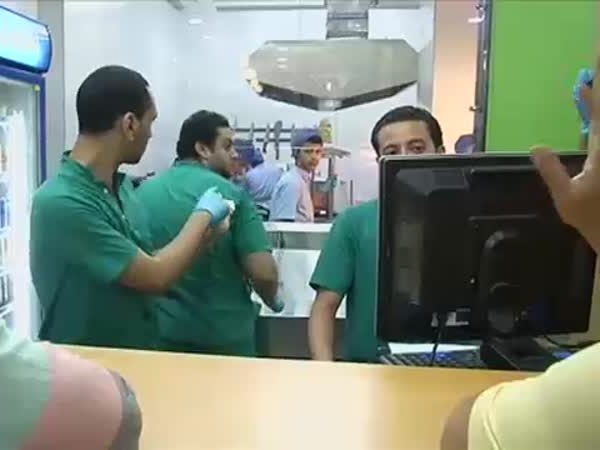 مطعم مصري من غرفة العمليات .. فيديو