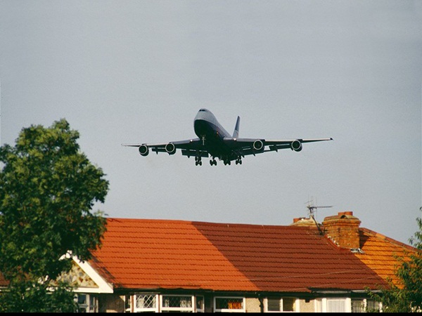 لحظة مرعبة .. لحظة تداخل طائرتين معًا