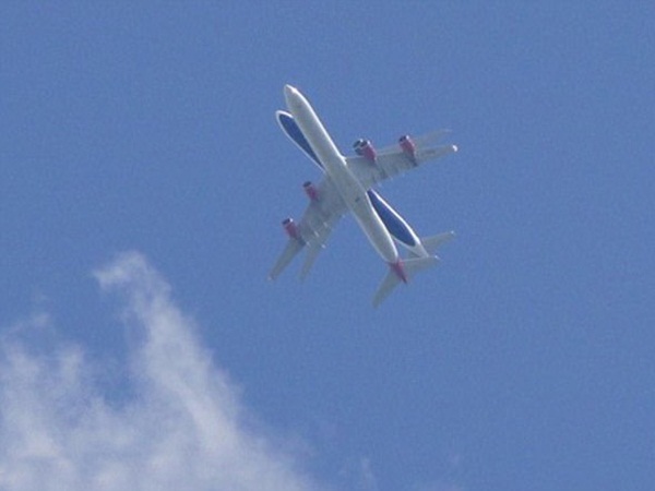 لحظة مرعبة .. لحظة تداخل طائرتين معًا