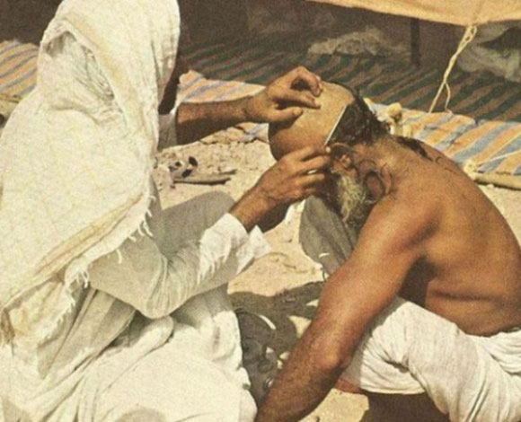 صور نادرة لأداء المسلمين مناسك الحج عام 1953