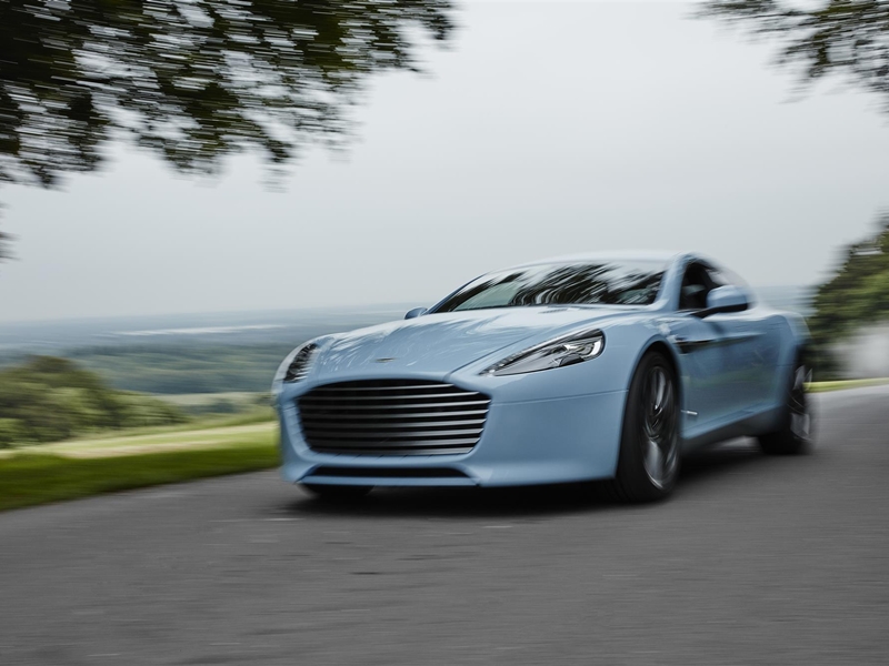 رؤية فريدة في ابتكارها: Hackett London تطلق النسخة المحدودة Aston Martin Q Rapide S