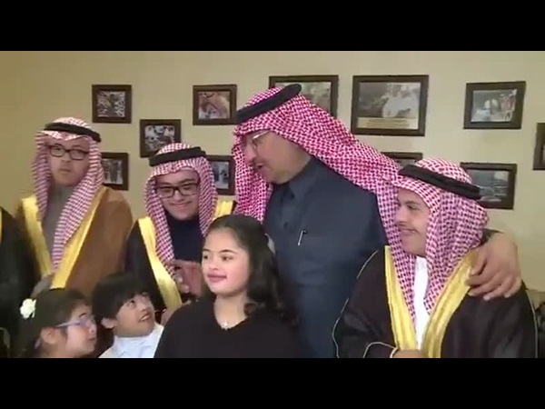 شاهد رد فعل ولي العهد على شاب مصاب بمتلازمة داون والعلاقة بنادي النصر