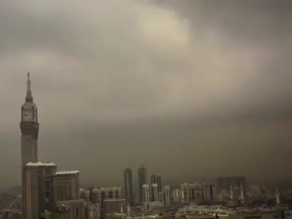 فيديو لمرور العاصفة الترابية على مكة المكرمة