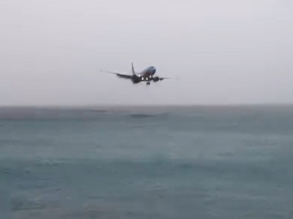 شاهد فشل طائرة في الهبوط في أخطر مطار في العالم