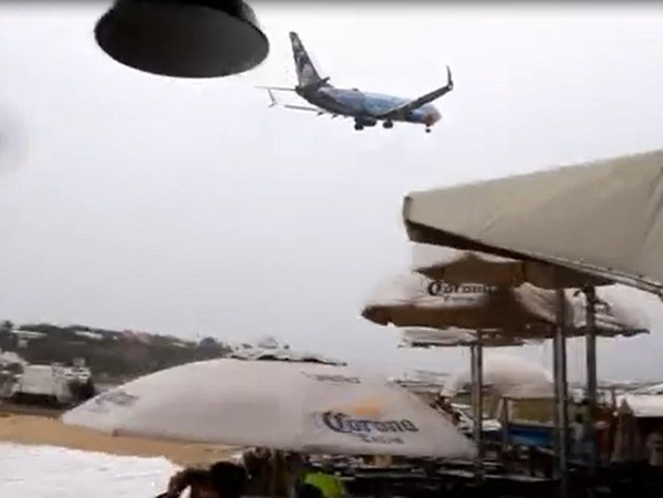 شاهد فشل طائرة في الهبوط في أخطر مطار في العالم