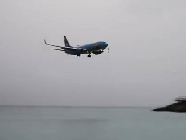 شاهد فشل طائرة في الهبوط في أخطر مطار في العالم