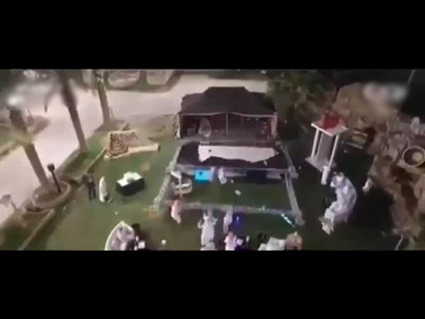 شاهد سقوط مسرح البداية أثناء تصوير برنامج