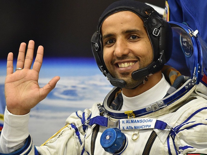 فيديو يوثق أول اتصال بين محمد بن راشد وهزاع المنصوري