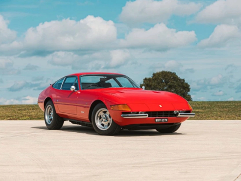 بالصور..طرح سيارة السير ألتون جون للبيع بهذا المبلغ