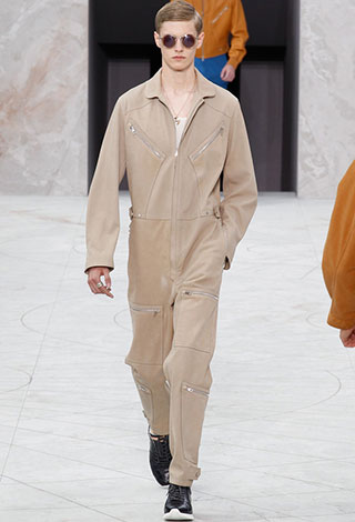 Volez, Voguez, Voyagez مع مجموعة Louis Vuitton الجديدة