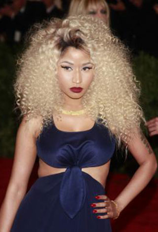 إليك بالصور أزياء النجمة "Nicki Minaj" 