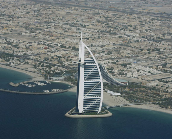 مدينة دبي تحتل المرتبة الأولى كأجمل مدينة من السماء