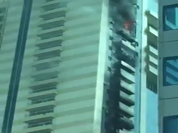 شرطة دبي تعلنها .. صفر هو عدد الضحايا في حريق برج سلافة