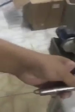 هل المياه المعبئة التي تشربها مياه نظيفة فعلًا .. شاهد كيف استطاع هؤلاء غش المياه المعبئة