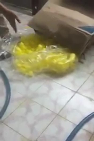 هل المياه المعبئة التي تشربها مياه نظيفة فعلًا .. شاهد كيف استطاع هؤلاء غش المياه المعبئة