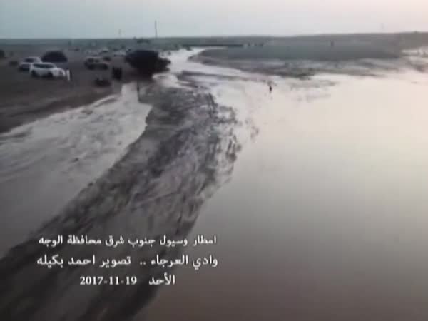 الأمطار الرعدية تصل للمملكة السعودية