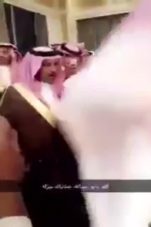 شاهد بماذا تفاخر بإعطائه كهدية زفاف