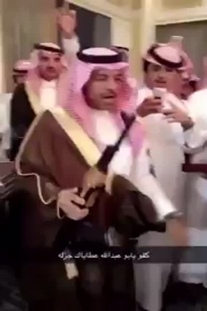 شاهد بماذا تفاخر بإعطائه كهدية زفاف