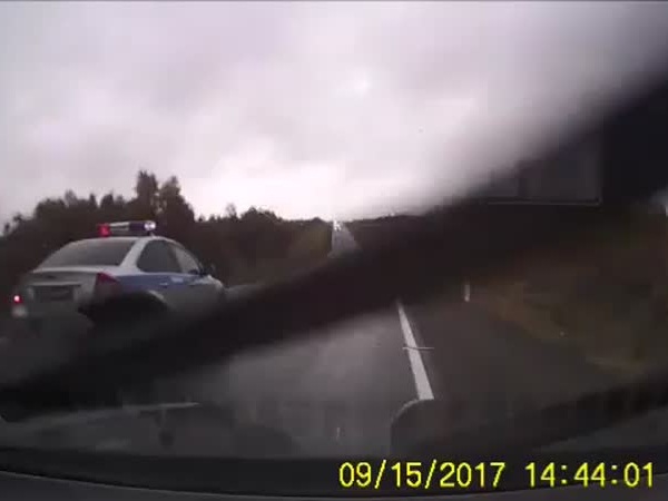 إصابة قائد قوات روسية في حادث سير غريب .. فيديو