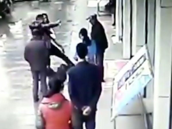 حاول سرقتها في وضح النهار .. وهذا ما حدث له