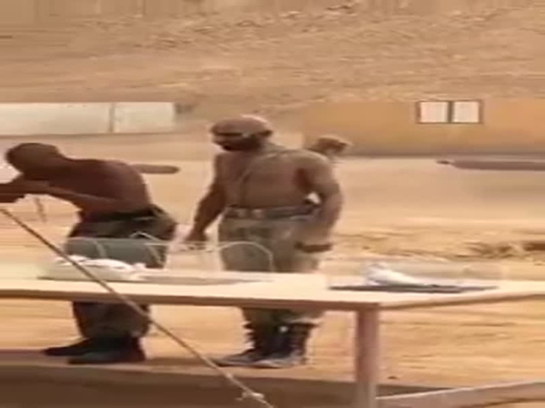 بالفيديو .. عرض مذهل لأول دفعة متخصصة من قوات الطوارئ