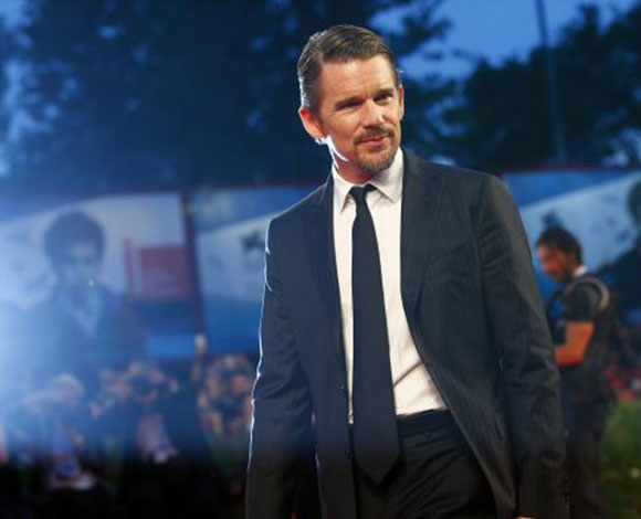 إطلالات براقة في مهرجان البندقية السينمائي 2014... بالصور