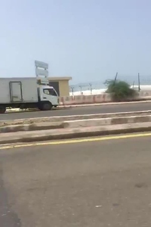 مرور جازان ينجح في القبض على قائد سيارة مخالفة .. فيديو