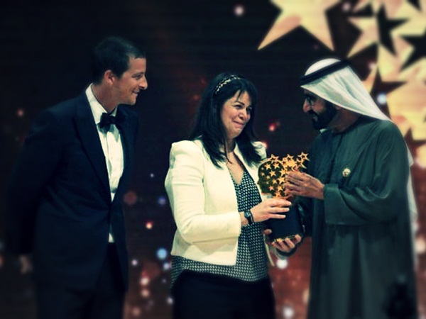 محمد بن راشد يمنح معلمة كندية مليون دولار