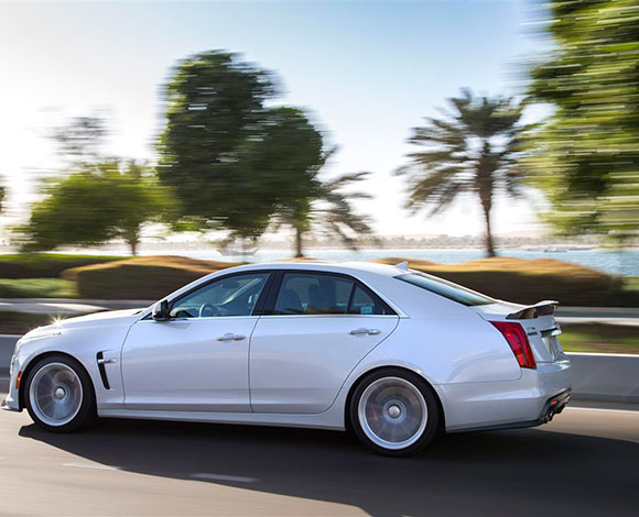 كاديلاك CTS-V 2016 قدرات حقيقية للقيادة ضمن الحلبات