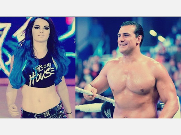 طلبت يده على حلبة المصارعة وسط الحضور