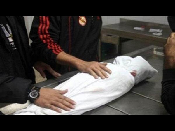 يقتل طفلته بقدم واحدة .. ويعترف بعدها بسبعة أشهر
