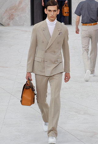 Volez, Voguez, Voyagez مع مجموعة Louis Vuitton الجديدة