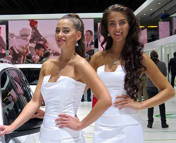 جميلات معرض جنيف الدولي للسيارات 2014