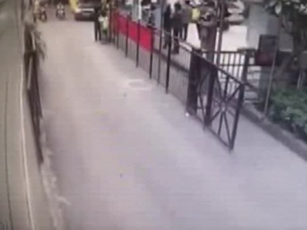 فيديو .. حادث أليم لرأس طفل