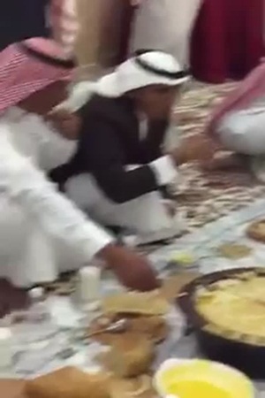 أول حفل زفاف سعودي بدون لحوم ولا يزال يتسم بالرفاهية .. فيديو