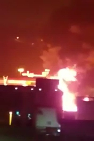 فيديو لكيفية بدء الحريق المروع على طريق جدة – مكة