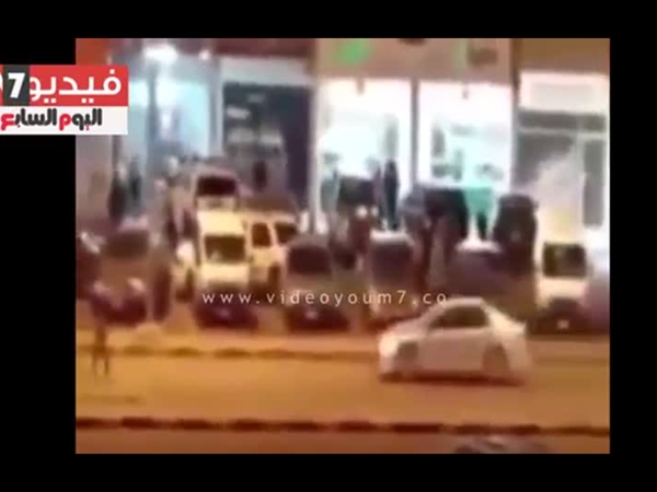 شاهد كويتي يدهس عاملًا مصريًا والسبب لعبة أطفال