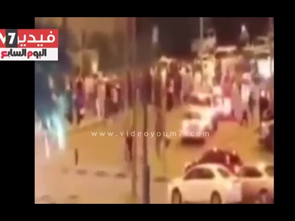 شاهد كويتي يدهس عاملًا مصريًا والسبب لعبة أطفال