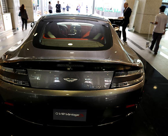 Motor Village يجمع السيارات الفارهة في دبي
